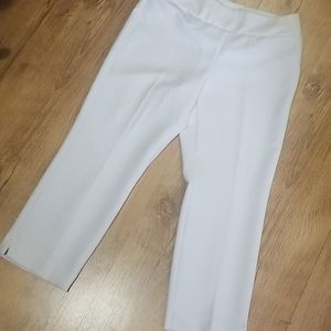 🔥5/$20 Dressy white capris